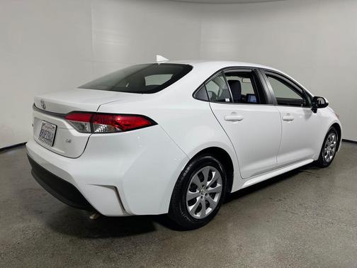 Ice Cap 2023 Toyota Corolla LE