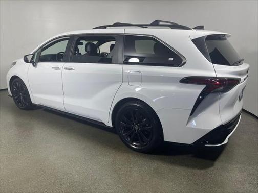 2022 Toyota Sienna XSE 7 Passenger