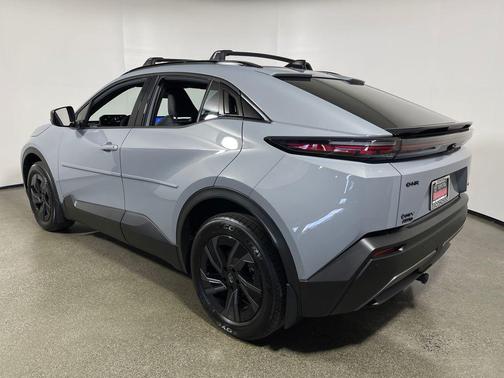 Cement 2026 Toyota C-HR SE