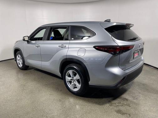 2025 Toyota Highlander LE