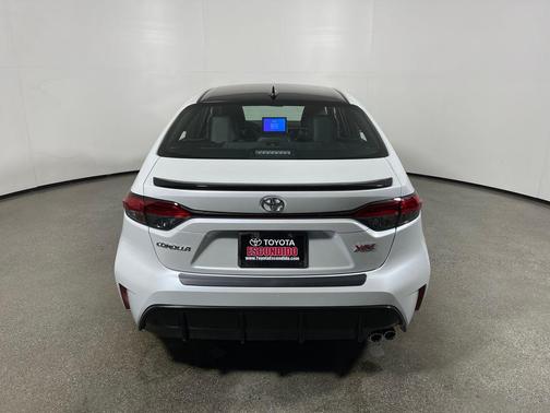 Wind Chill Pearl/Midnight Black Metallic 2026 Toyota Corolla XSE