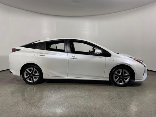 2016 Toyota Prius Four Touring