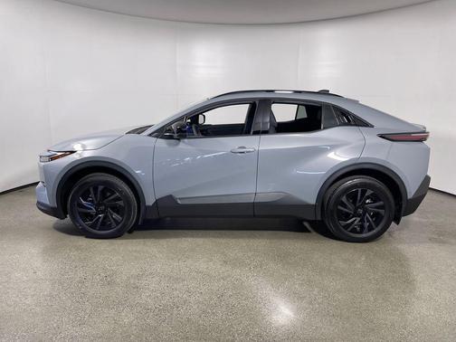 Cement 2026 Toyota C-HR SE
