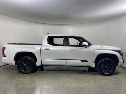 2025 Toyota Tundra Hybrid Platinum