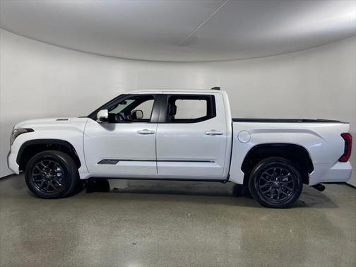 2025 Toyota Tundra Hybrid Platinum