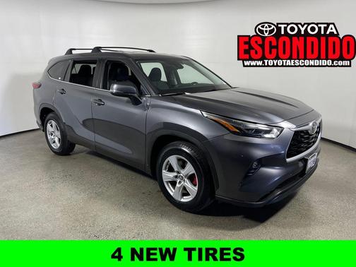 Magnetic Gray Metallic 2022 Toyota Highlander LE