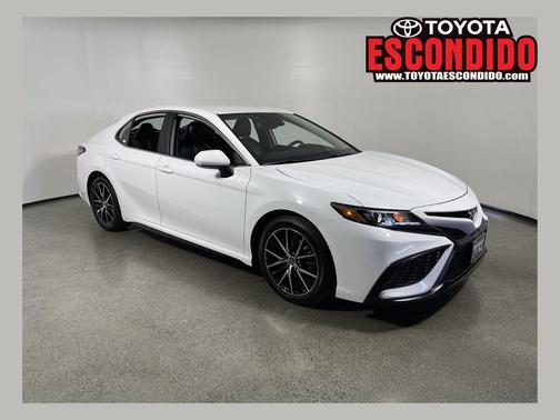 Super White 2021 Toyota Camry SE