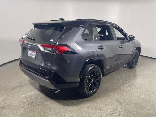 2022 Toyota RAV4 Hybrid SE