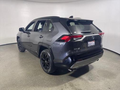 2022 Toyota RAV4 Hybrid SE