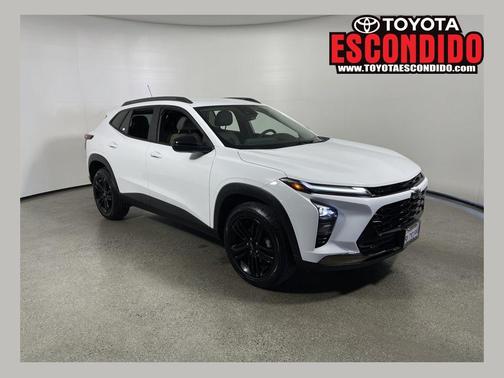 Summit White 2024 Chevrolet Trax FWD ACTIV