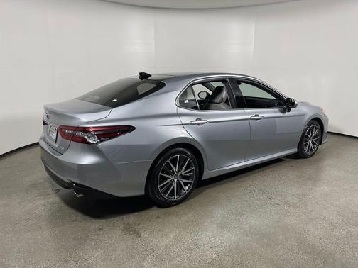 Celestial Silver Metallic 2023 Toyota Camry XLE