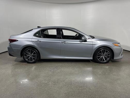 Celestial Silver Metallic 2023 Toyota Camry XLE