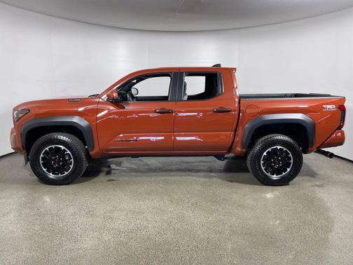 2025 Toyota Tacoma Hybrid TRD Off Road