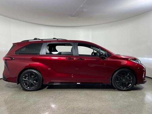 2026 Toyota Sienna XSE 7 Passenger