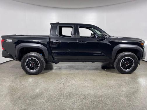 2025 Toyota Tacoma Hybrid TRD Off Road