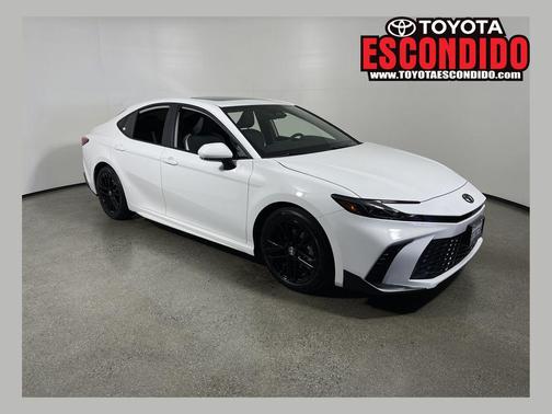 Ice Cap 2025 Toyota Camry SE