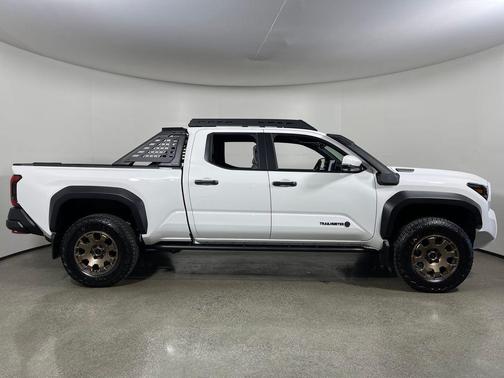 Ice Cap 2026 Toyota Tacoma Hybrid Trailhunter