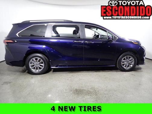 2024 Toyota Sienna XLE 8 Passenger