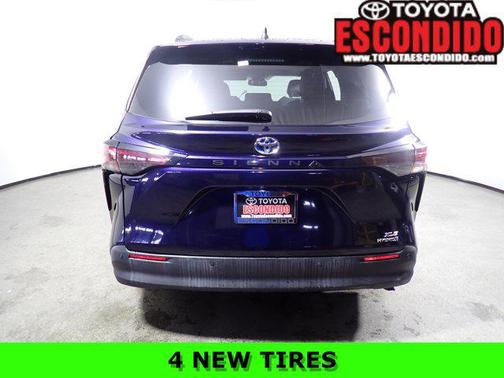 2024 Toyota Sienna XLE 8 Passenger