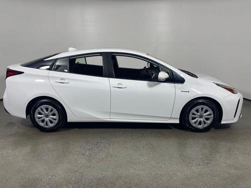 2019 Toyota Prius L