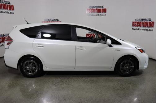 2017 Toyota Prius v Three