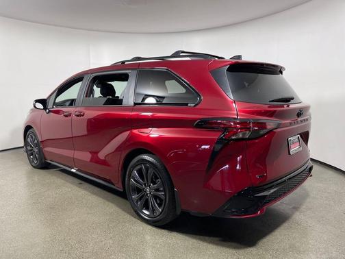 2026 Toyota Sienna XSE 7 Passenger