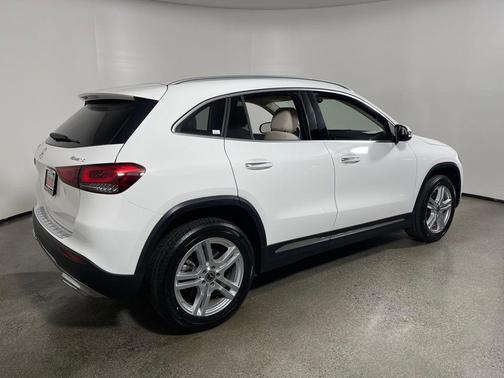 2021 Mercedes-Benz GLA 250 Base 4MATIC