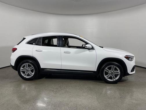 2021 Mercedes-Benz GLA 250 Base 4MATIC
