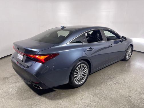 2022 Toyota Avalon Limited
