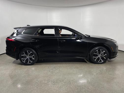 Black 2025 Toyota Crown Signia XLE