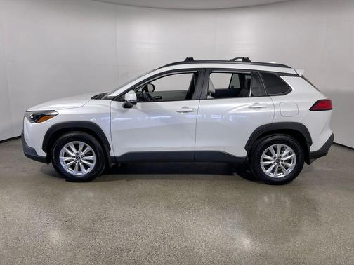 Wind Chill Pearl 2024 Toyota Corolla Cross LE