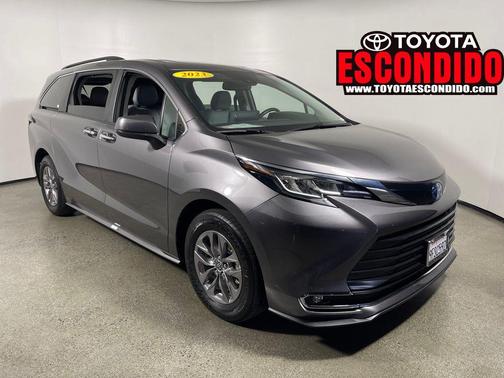 2023 Toyota Sienna XLE