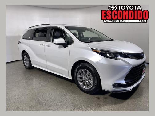 Wind Chill Pearl 2024 Toyota Sienna XLE