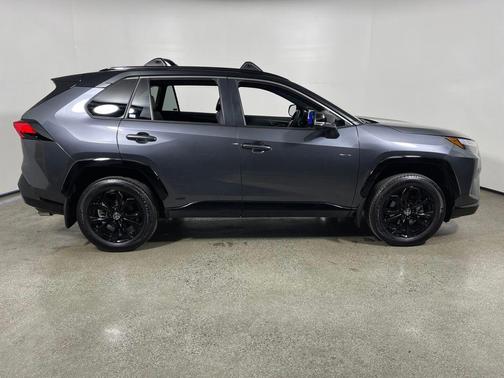 2024 Toyota RAV4 Hybrid SE