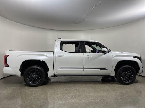 2026 Toyota Tundra Hybrid Platinum