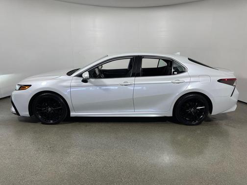 Wind Chill Pearl 2024 Toyota Camry XSE