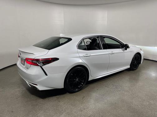 Wind Chill Pearl 2024 Toyota Camry XSE
