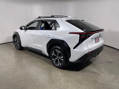 2025 Toyota bZ4X XLE