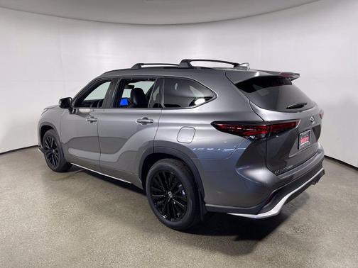 Heavy Metal 2026 Toyota Highlander XSE