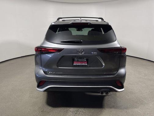 Heavy Metal 2026 Toyota Highlander XSE
