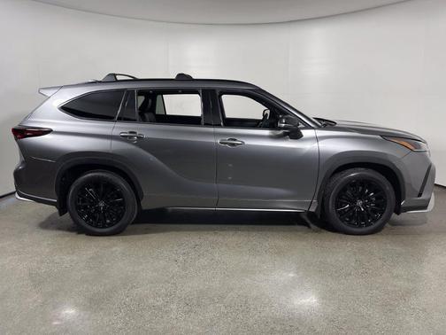 Heavy Metal 2026 Toyota Highlander XSE