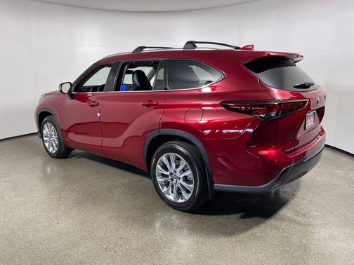 2026 Toyota Highlander Hybrid Limited