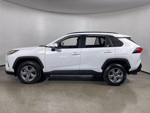 Ice Cap 2024 Toyota RAV4 XLE