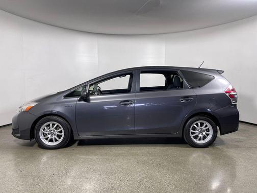 2015 Toyota Prius v Three