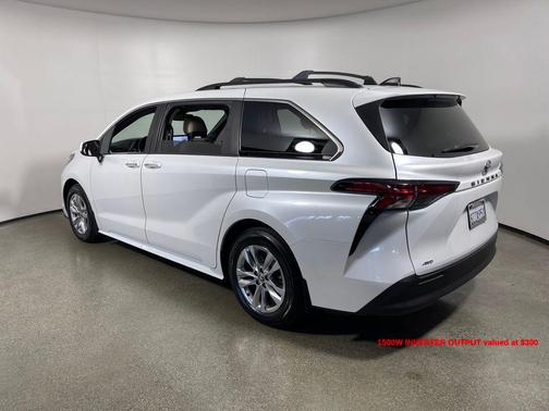 2022 Toyota Sienna XLE