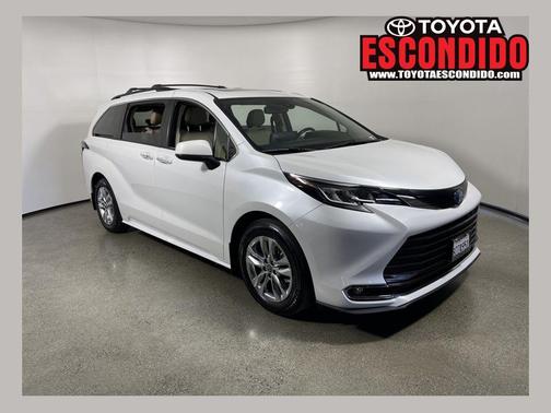 2022 Toyota Sienna XLE