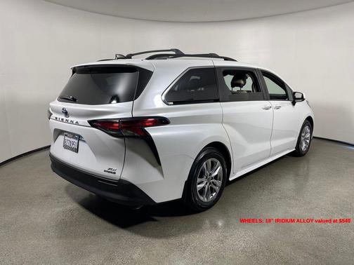 2022 Toyota Sienna XLE