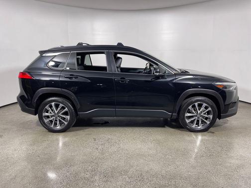 Jet Black 2022 Toyota Corolla Cross XLE