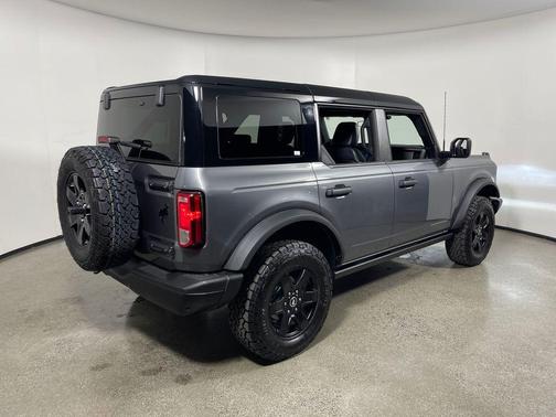 CARBONIZED GRAY METALLIC 2025 Ford Bronco Big Bend