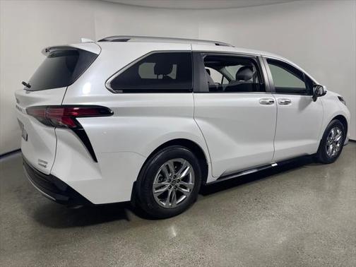2023 Toyota Sienna Limited 7-Passenger